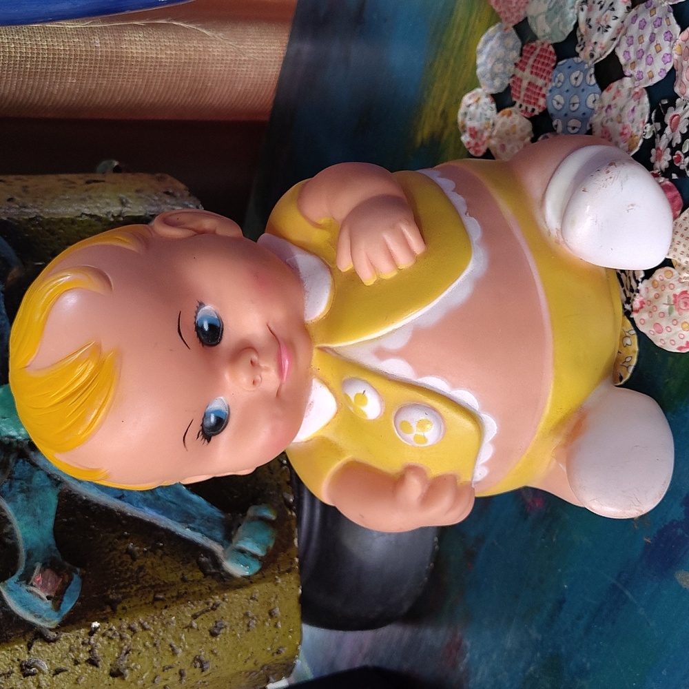 VINTAGE UNEEDA DOLL CO PLUM PEES SQUEAKY DOLL RUBBER SQUEAK TOY